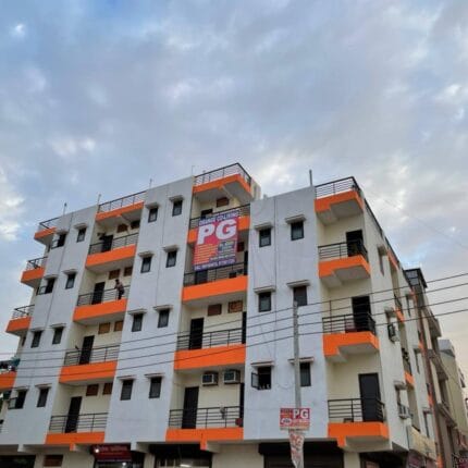 Orange co living pg in Satguru Enclave sector 22